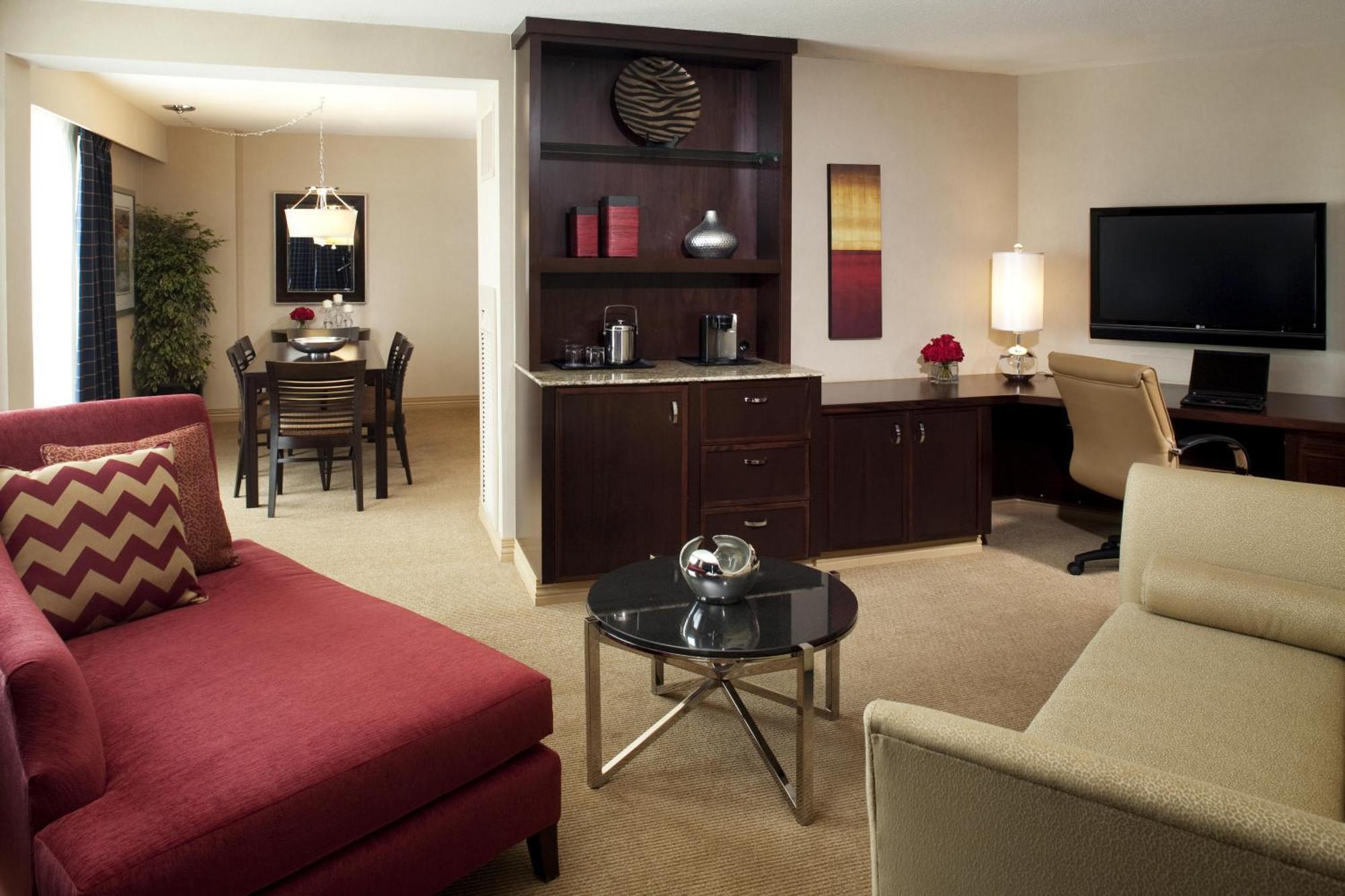 Club level, 1 Bedroom Executive Suite, 1 King or 2 Queen,1705733828:JPEG